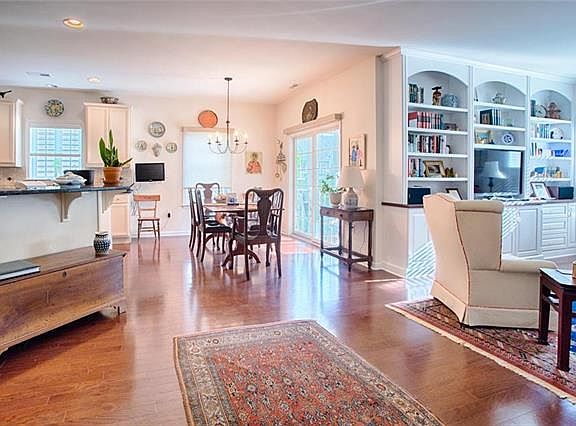 3rd image of 6539 Betsy Ross Cir