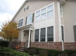 84 Schindler Way, Fairfield, NJ 07004