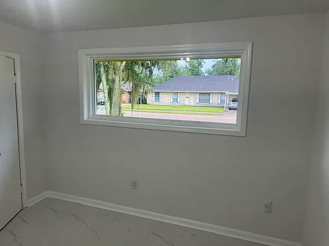 6221 Maplewood Dr — Photo 13