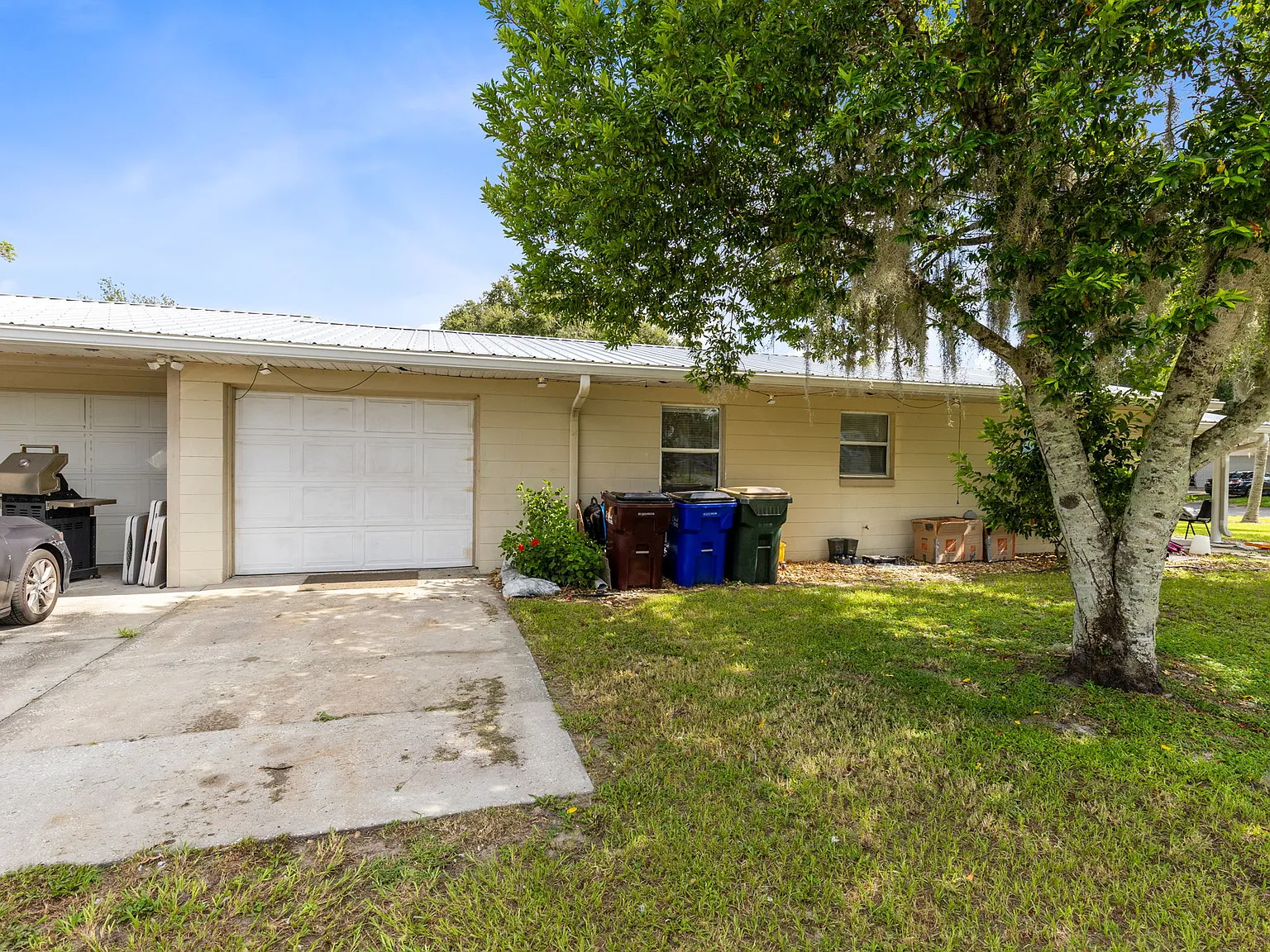 2 bed, 1.5 bath, 1016 sqft, $1,900 — Photo 3