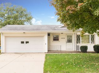 1609 Oak Ln, Sycamore, IL 60178