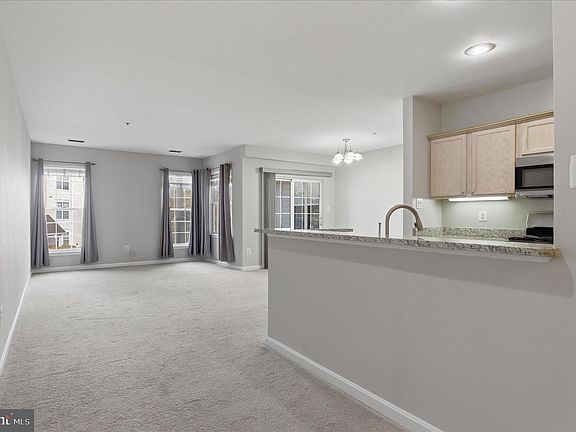 4th image of 25300 Lake Mist Sq Unit 202