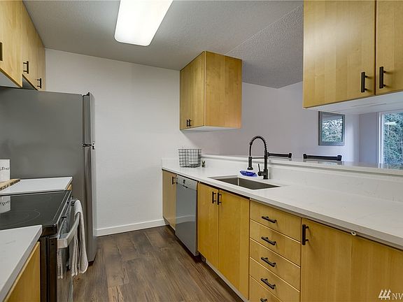 3rd image of 4401 145th Ave NE APT J8