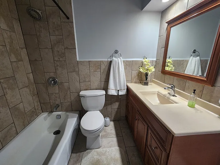 8649 Lawler Ave #2S — Photo 8