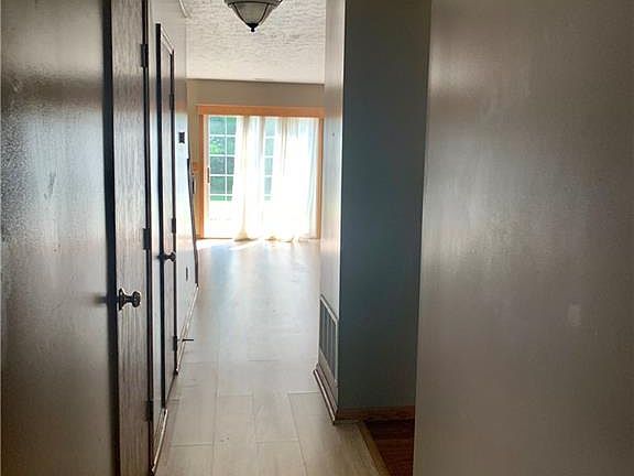 3rd image of 3431 Pecan Ln