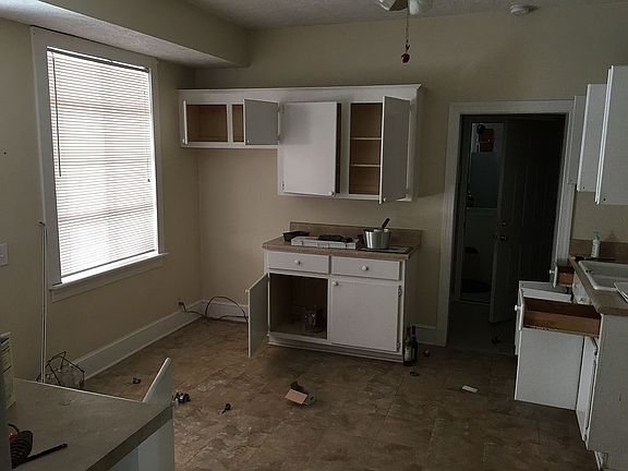 3rd image of 405 Smithfield Ave