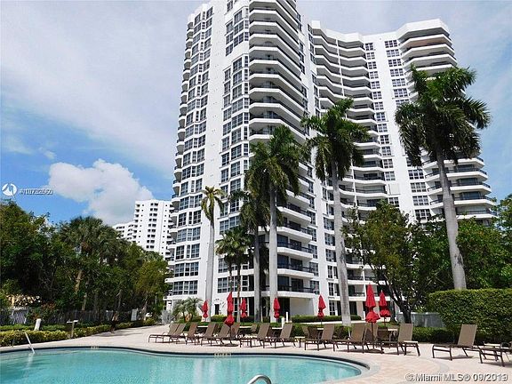 2nd image of 3400 NE 192nd St APT 808