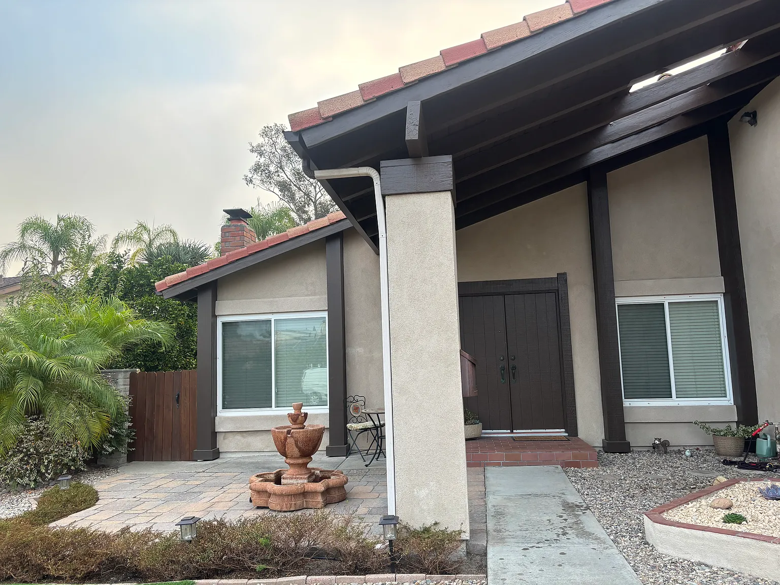 3 bed, 1681 sqft, $4,850 — Photo 2