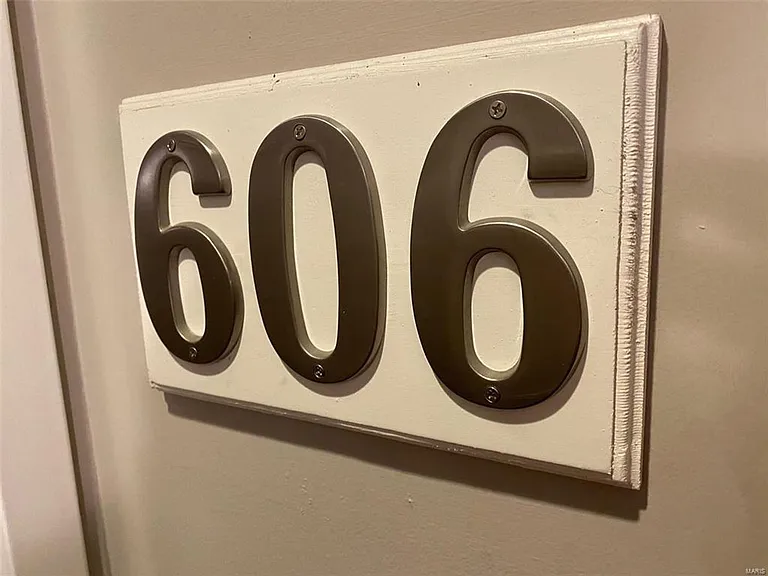5330 Pershing Ave #606 — Photo 19