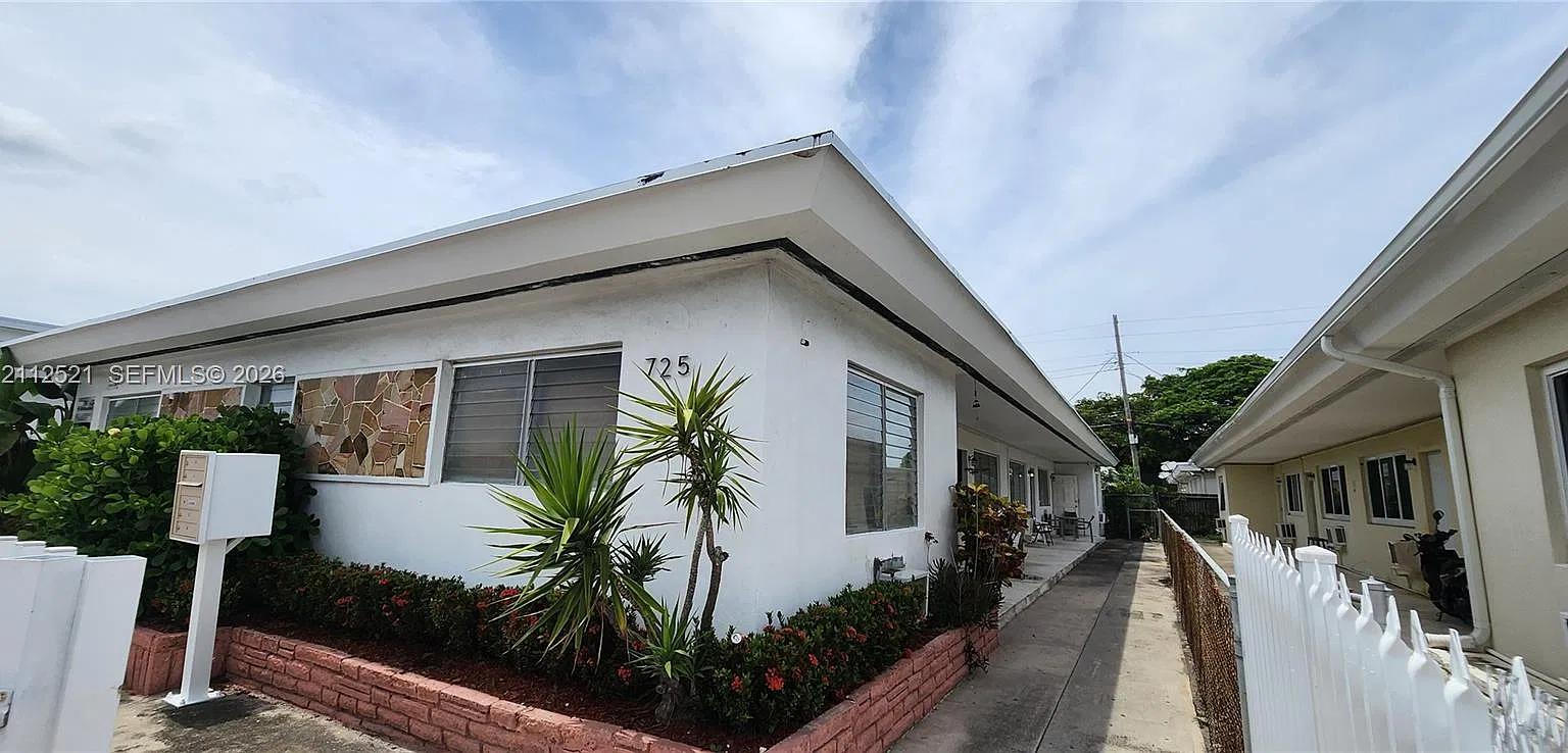 Biscayne Bch Sub — Photo 1