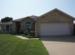 6700 Olivewood Dr, Arlington, TX 76001