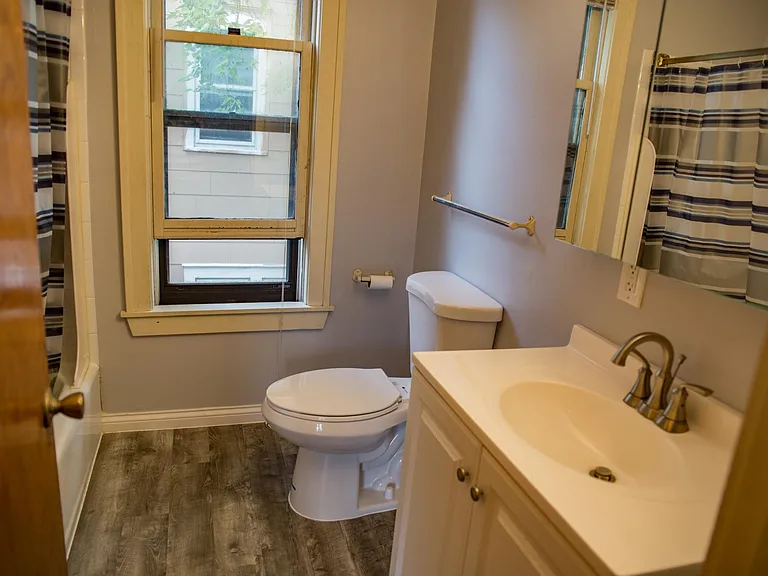 638 Ontario St SE — Photo 6