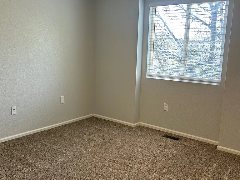 526 Plowman Way — Photo 21