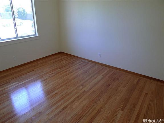 5th image of 1673 Bowling Green Dr