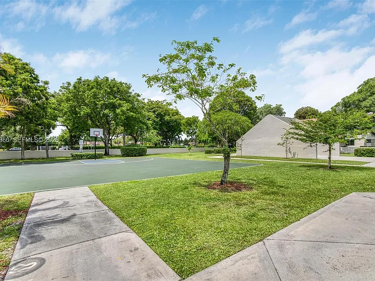 709 Gardens Dr #101 — Photo 24