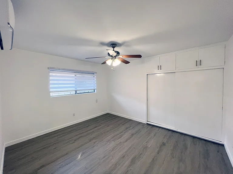 521-523 E Live Oak Ave — Photo 11