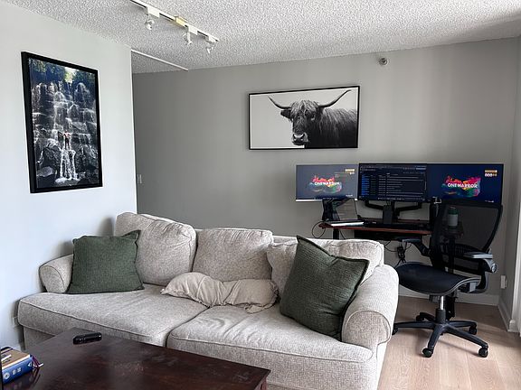 3rd image of 200 N Dearborn St Unit 4001