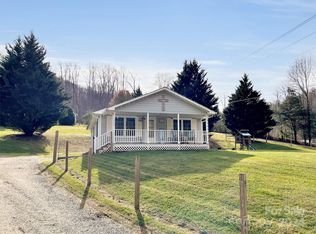 2075 Hyatt Creek Rd, Waynesville, NC 28786