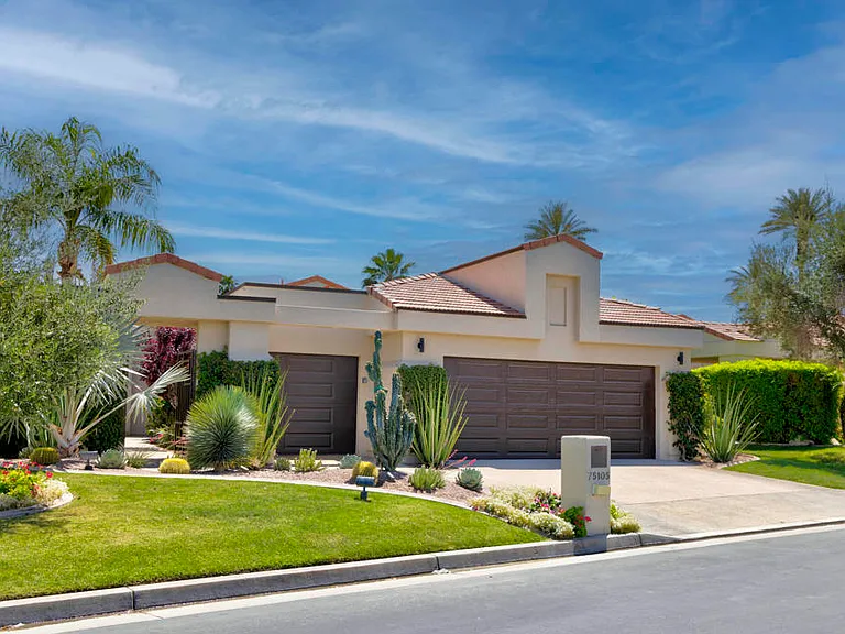 75105 Spyglass Dr — Photo 2