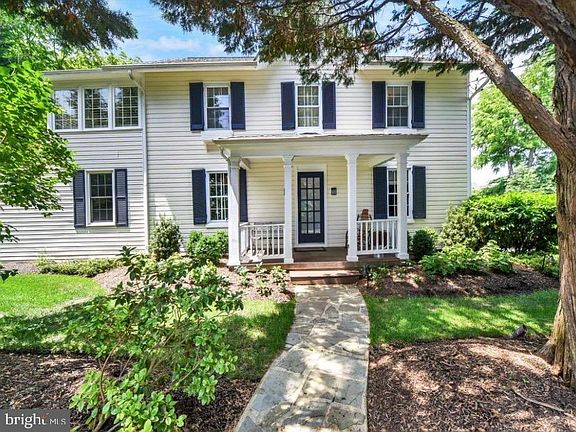 2nd image of 112 Hooks Ln
