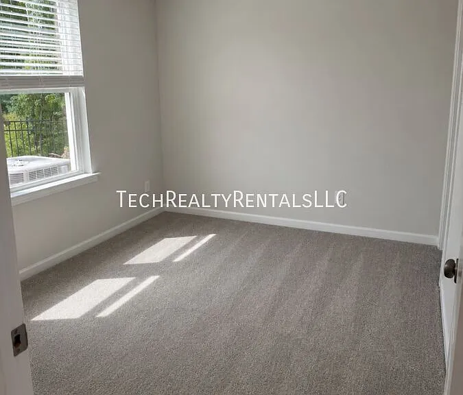 212 Ferebee Pl #1 — Photo 3