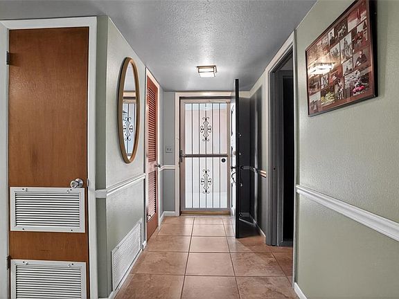 4th image of 580 GARDENIA CIRCLE