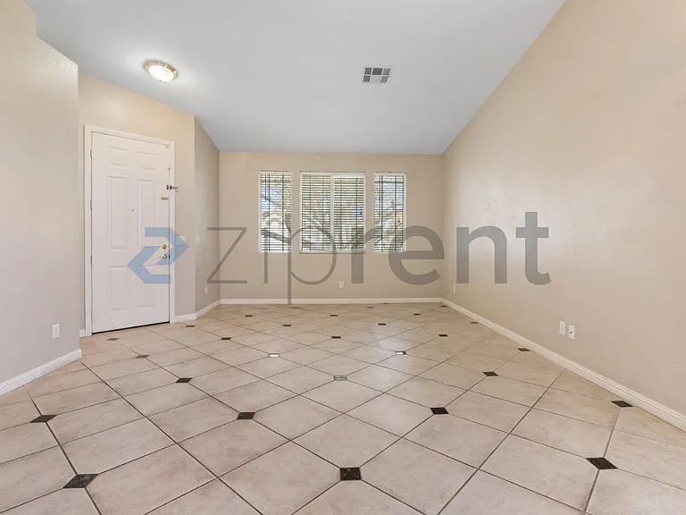 1158 Mirage Lake St — Photo 5