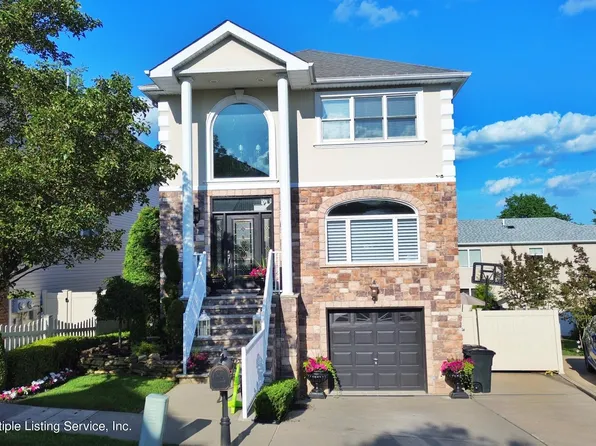 47 Opal Ln, Staten Island, NY 10309