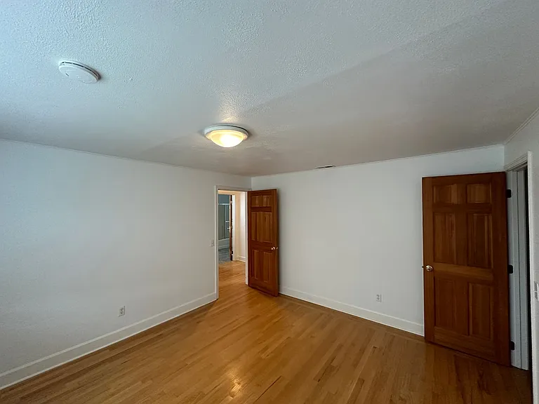 8203 Wallingford Ave N — Photo 26