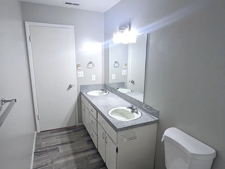 Eastridge — Photo 10