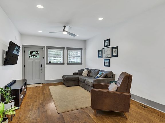 4th image of 1605 Rebecca St