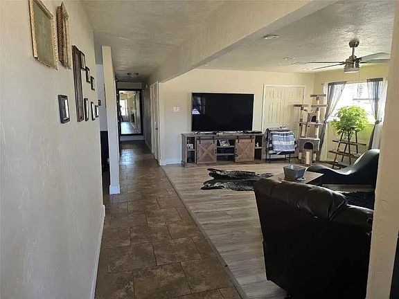 2nd image of 2911 NW Templeton Ter