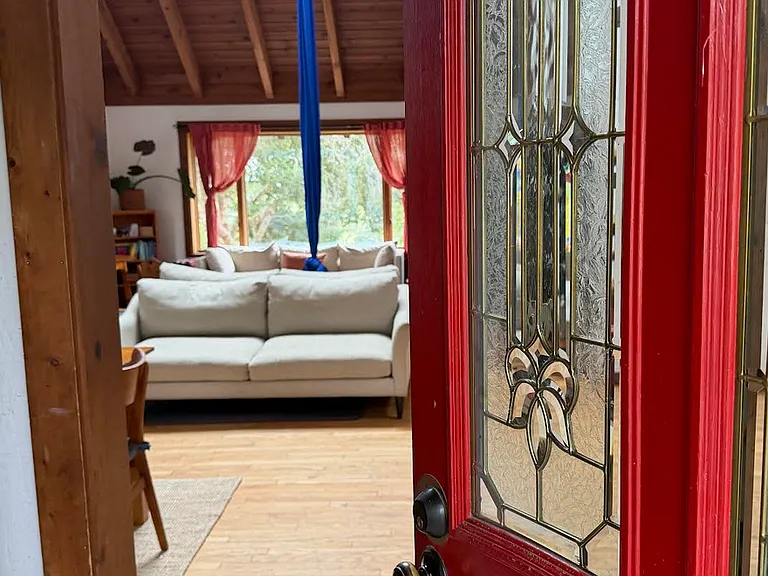 Laurel St — Photo 1