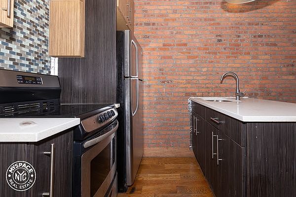1st image of 410 Gates Ave #7P