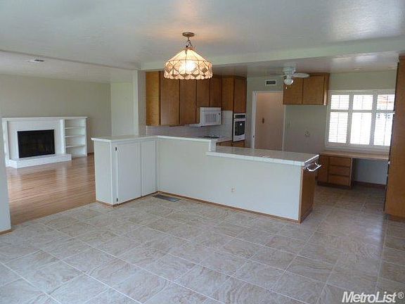 4th image of 3643 Lusk Dr