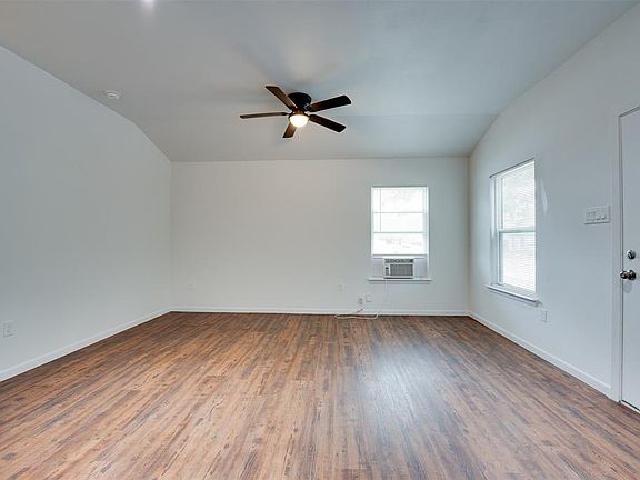 2nd image of 1413 Egypt St #D