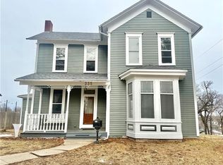 335 E 4th St, Maryville, MO 64468