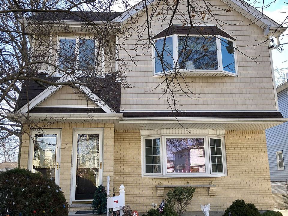 1st image of 204 Lamoka Ave