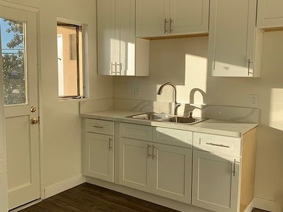 3rd image of 13837 Woodruff Ave #D