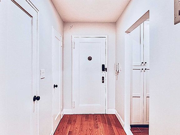 3rd image of 144-60 Sanford Ave #41