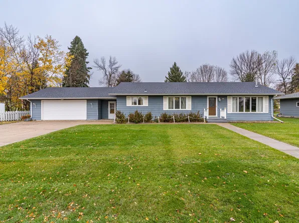 530 5th St SE, Mayville, ND 58257