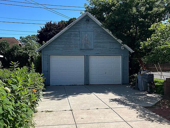 2nd image of 517 E Henry Clay St