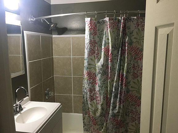 4th image of 3694 Cleveland Ave
