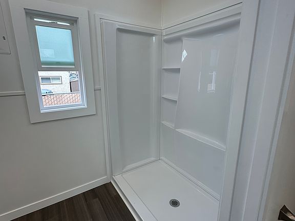 5th image of 624 D St