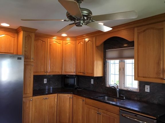 3rd image of 87 E Joseph St