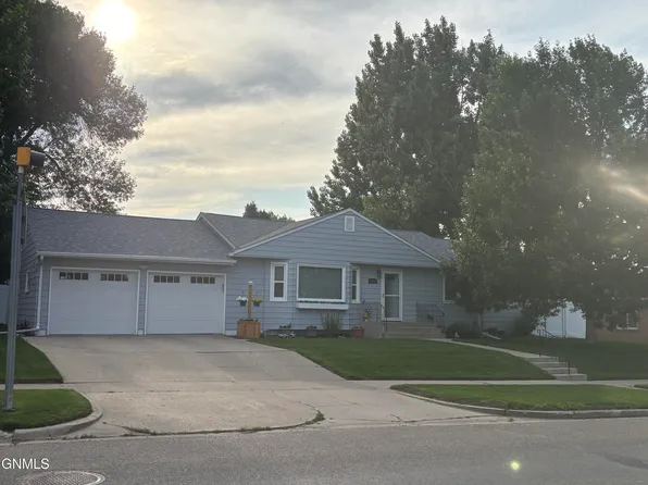 1401 University Ave, Williston, ND 58801