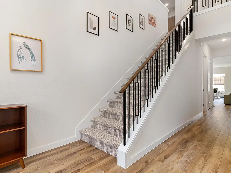 844 Baugh Dr — Photo 3