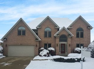 2517 Danhaven Ct, Aurora, IL 60502