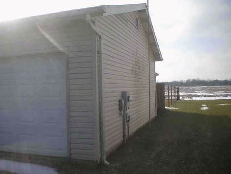 4th image of 115 Andrew Ct W