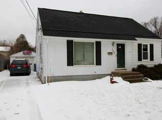 733 Powers Ave NW, Grand Rapids, MI 49504